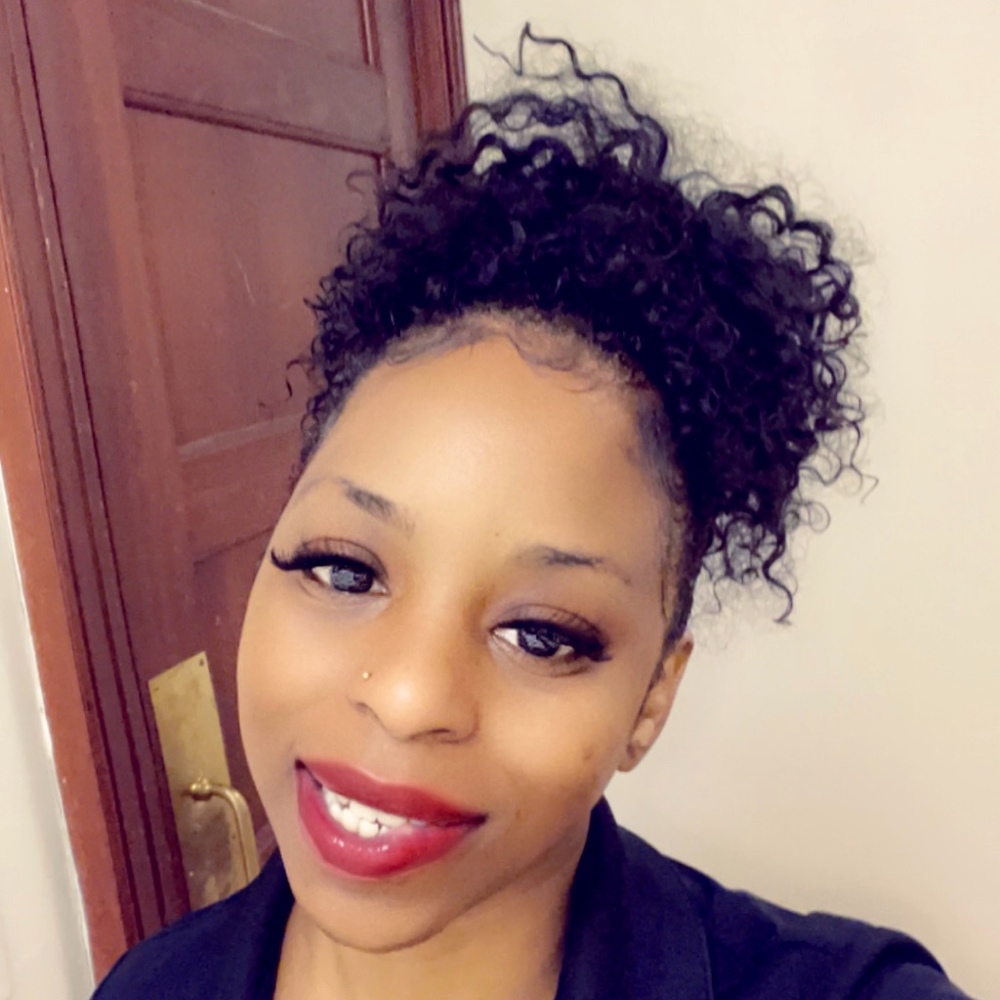 Meet your Posher, Ebony